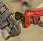 plumbing metal pipe wrench 300x141.jpg