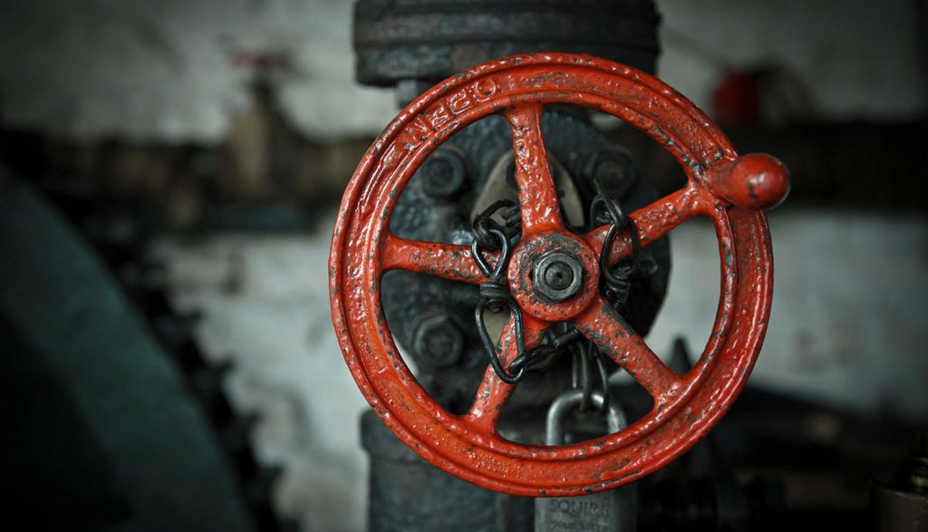 red valve with metal pipe 1024x587.jpg